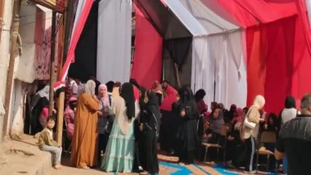 توافد الناخبين على لجان دائرة البدرشين للإدلاء بأصواتهم في انتخابات النواب 2025